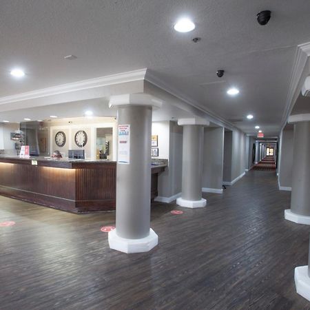 Ramada By Wyndham Barstow Hotel Екстериор снимка