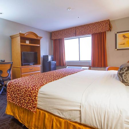 Ramada By Wyndham Barstow Hotel Екстериор снимка
