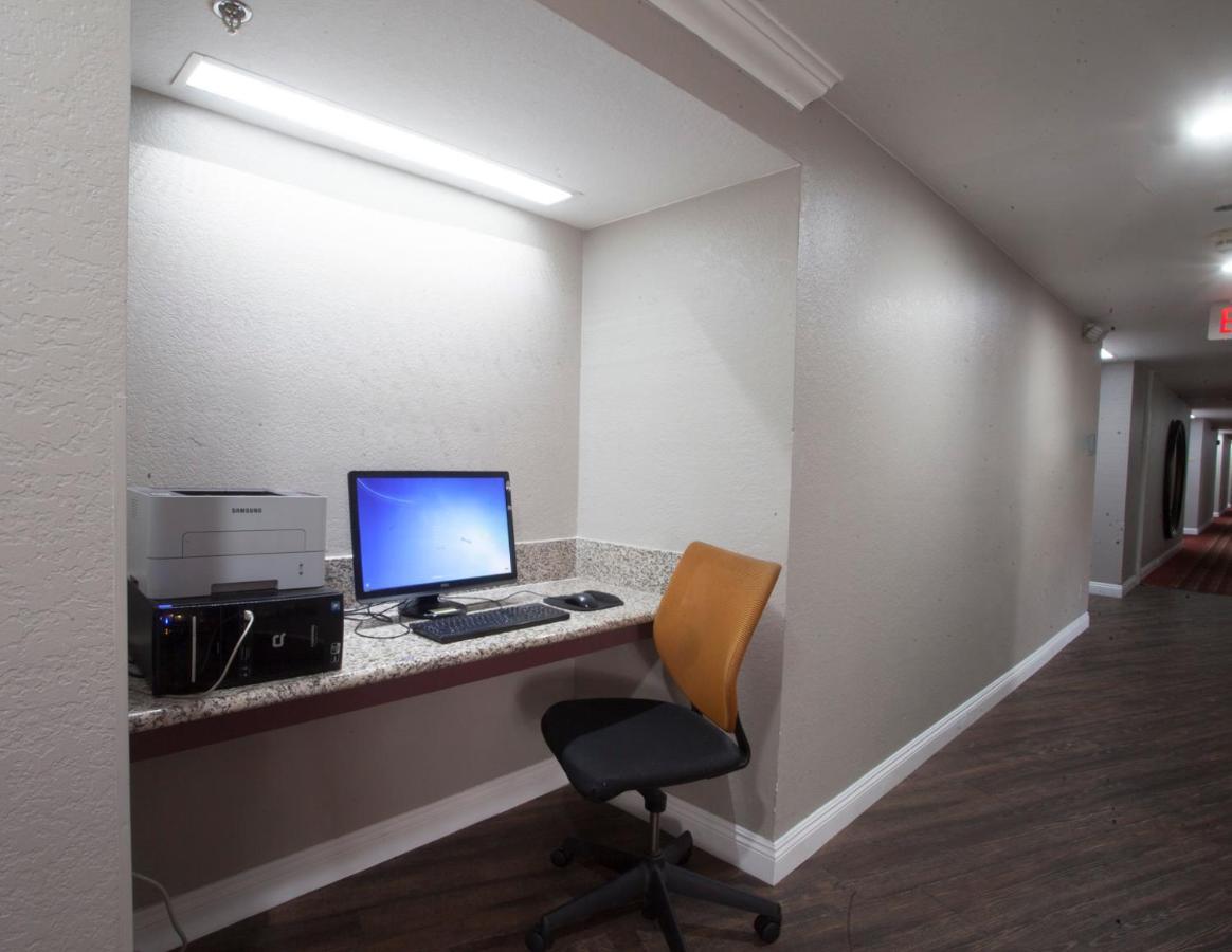 Ramada By Wyndham Barstow Hotel Екстериор снимка