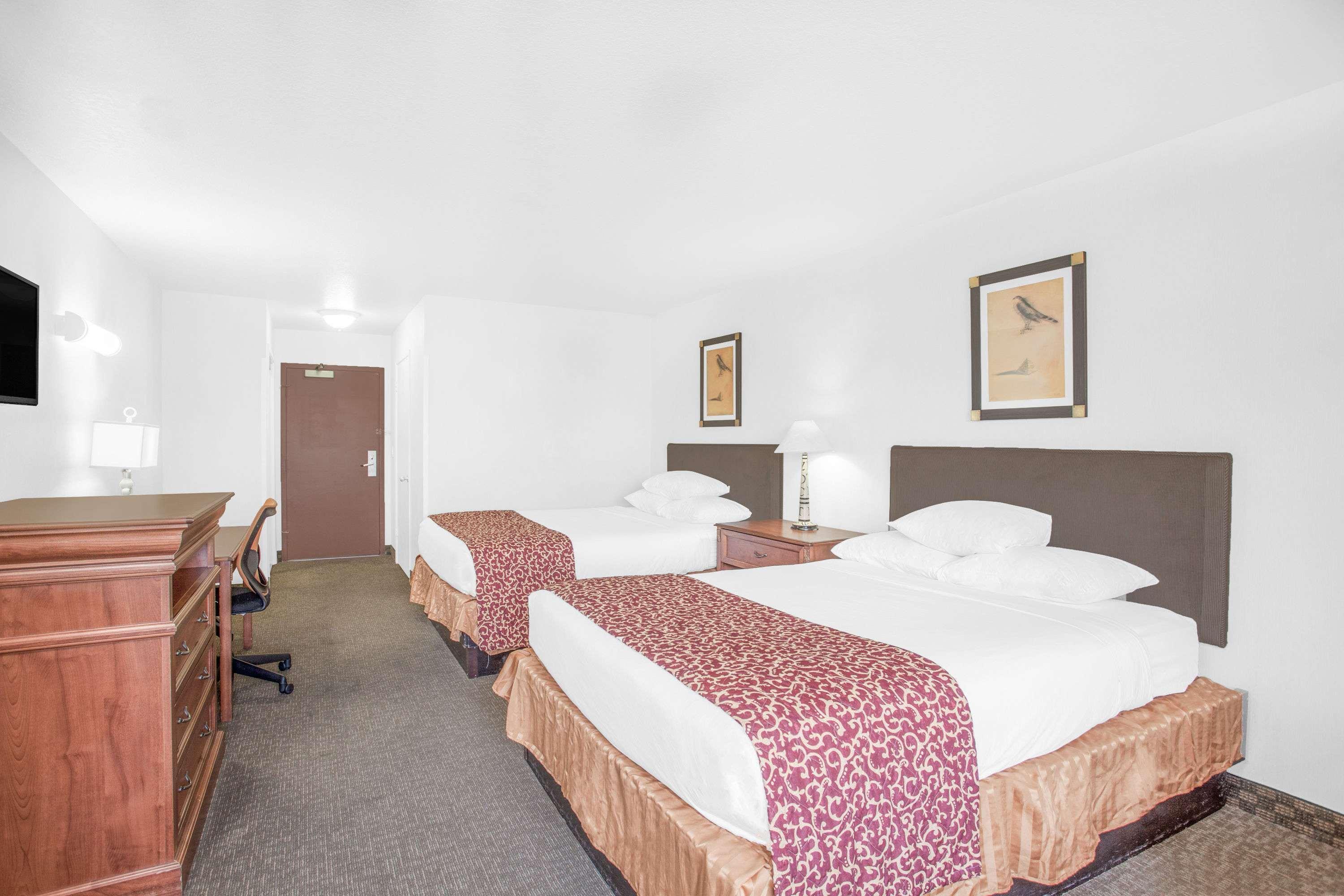 Ramada By Wyndham Barstow Hotel Екстериор снимка