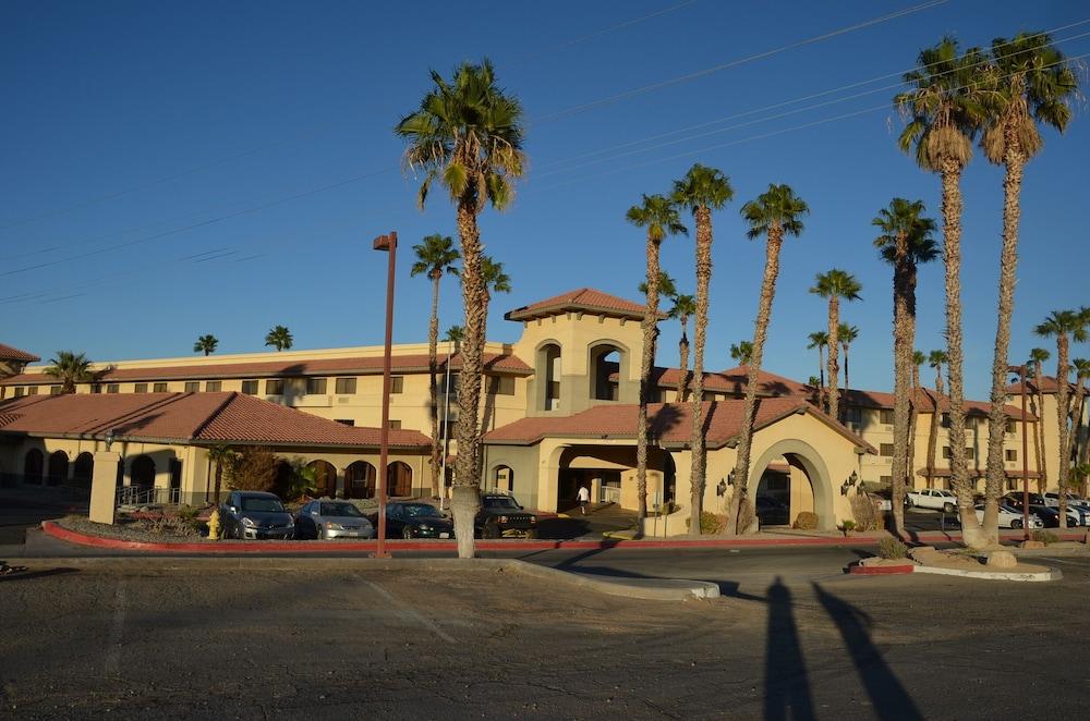 Ramada By Wyndham Barstow Hotel Екстериор снимка